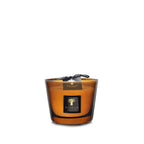 Vela Baobab en vaso de vidrio ámbar con mechas y etiqueta negra al frente