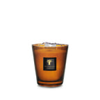 Vela Baobab en vaso de vidrio ámbar con etiqueta negra y tapa superior