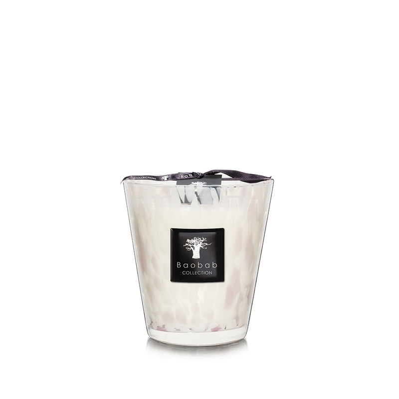 Vela en vaso de vidrio con cera blanca, lazo negro y etiqueta Baobab Collection