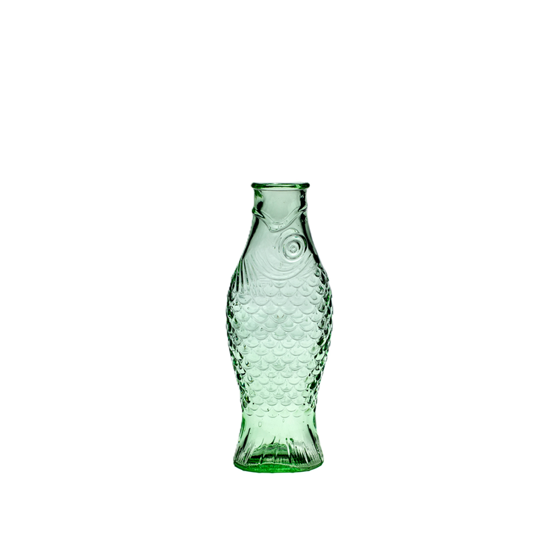 Jarra de cristal verde con relieve tipo escamas de pez