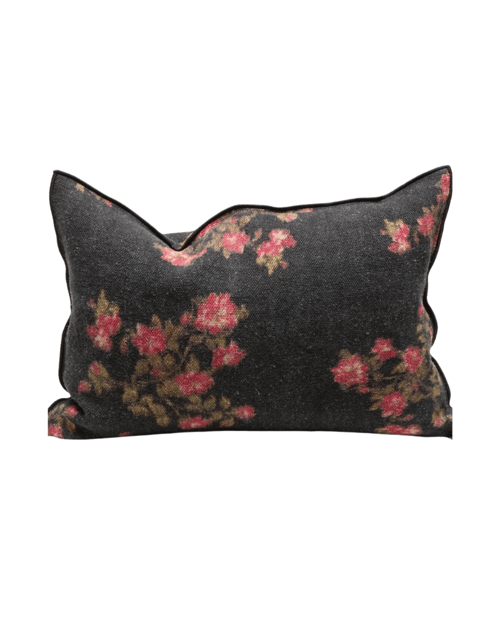 Cojín rectangular negro con flores rosadas y acabado con dobladillo ondulado