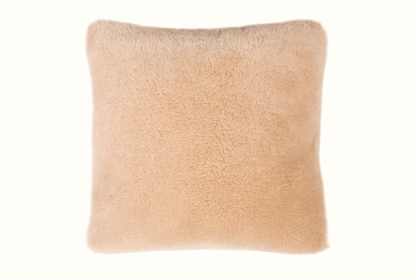 Cojín Eco-Wool beige de tejido suave y textura esponjosa, forma cuadrada