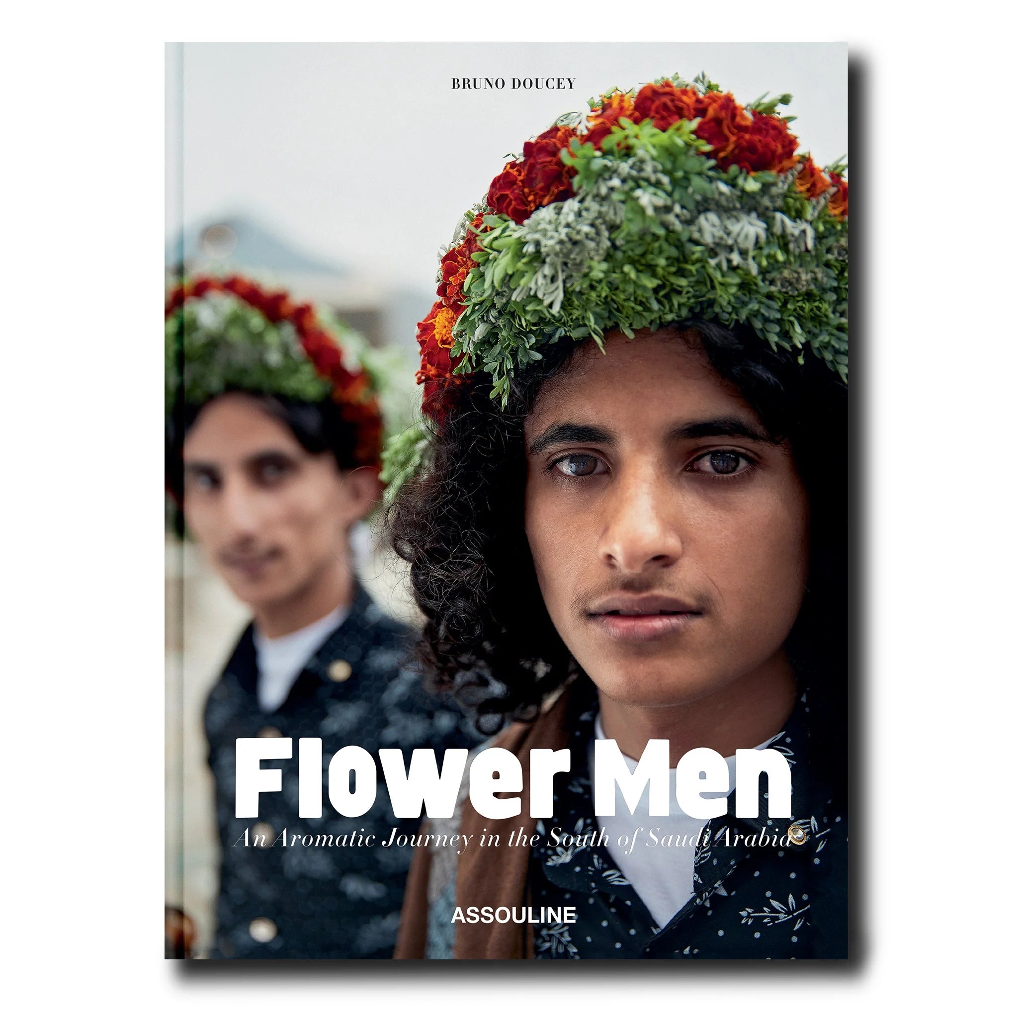 SAUDI ARABIA : FLOWER MEN, de la colección de libros decorativos sobre viajes de Assouline